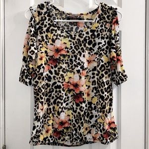 🥂NWOT Leopard/Hawaiian Print Shirt🥂